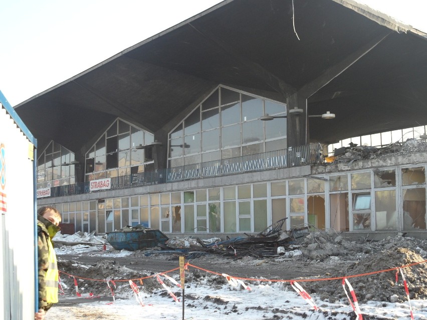 Drugi dzień burzenia hali dworca w Katowicach [ZDJĘCIA + WIDEO]