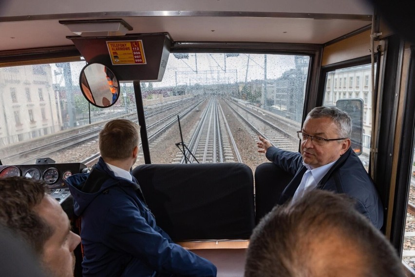 Minister infrastruktury Andrzej Adamczyk wizytował budowę...
