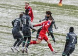 Lechia Gdańsk lepsza od Sokoła Ostróda w zimowej scenerii. Flavio Paixao z golem i asystą w pierwszym sparingu [zdjęcia]