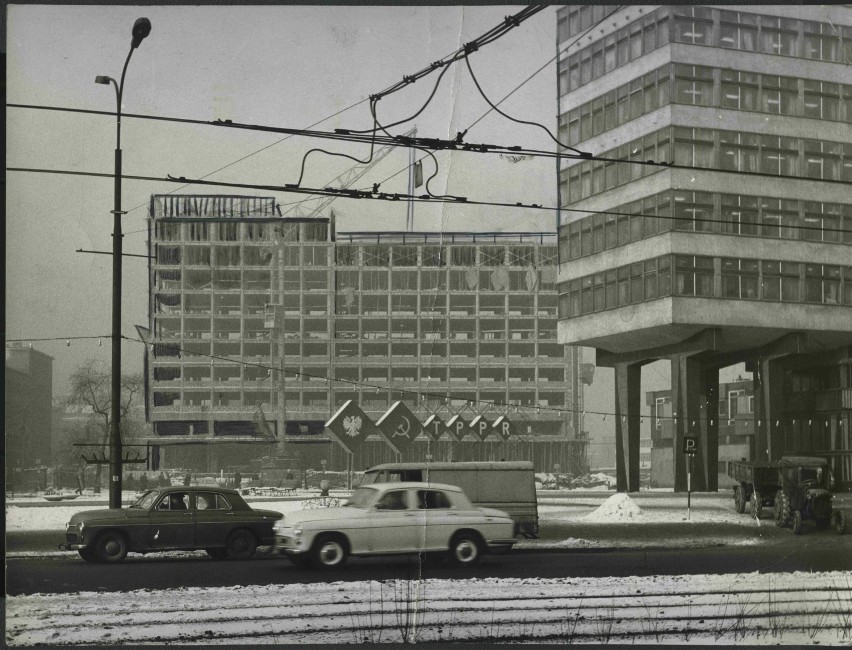 Rok 1970, budowa hotelu. Miał być tak wysoki, jak...