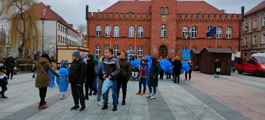 Szczecinek na niebiesko, czyli Dzień Świadomości Autyzmu [zdjęcia]