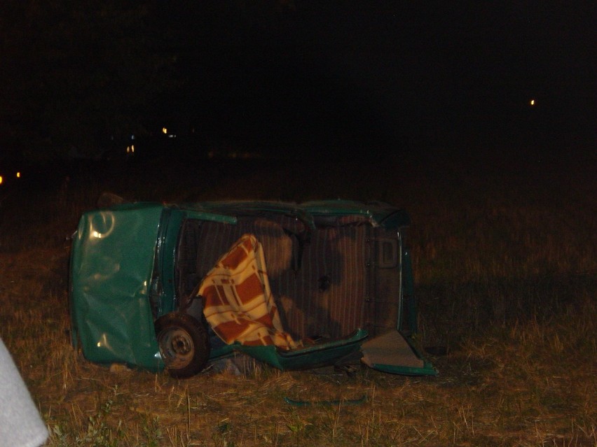 Wypadek w Przyjmie. Zginął kierowca Fiata 126p [ZDJĘCIA]