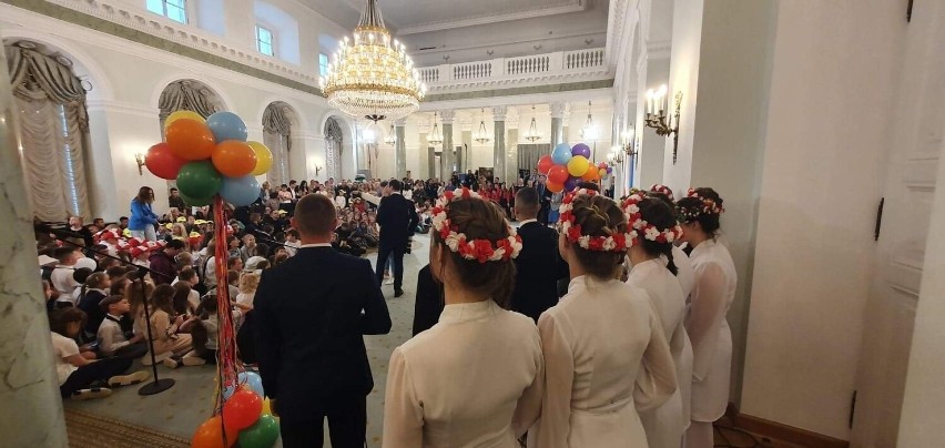 Zespół "Szarotki" z Klubu 5. Batalionu Strzelców Podhalańskich w Przemyślu dał koncert z okazji Dnia Dziecka w Pałacu Prezydenckim [ZDJĘCIA]