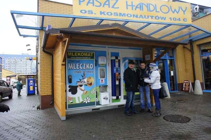 W Poznaniu i Swarzędzu stanęły pierwsze mlekomaty...