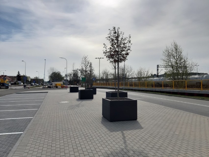 Nowy parking przy dworcu w Wejherowie już otwarty dla kierowców |ZDJĘCIA