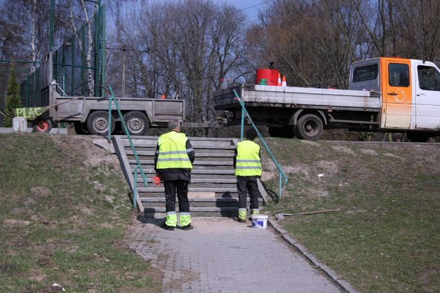 Na tych schodach można było połamać sobie nogi