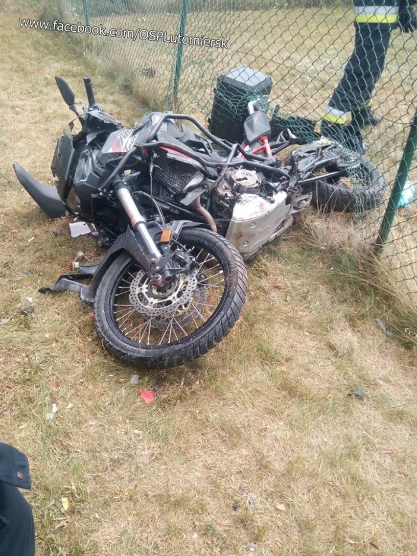 Motocykl zderzył się z ciężarówką. Kierowca jednośladu ranny ZDJĘCIA