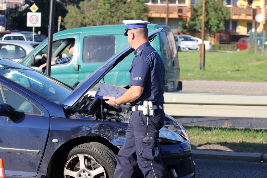 Wypadek na ulicy Piłsudskiego w Legnicy (ZDJĘCIA)