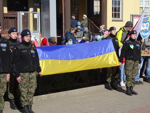 Dokładnie po miesiącu od rozpoczęcia agresji Rosji na Ukrainę dziś (24.04.2022) w Chełmnie zaplanowano marsz solidarności