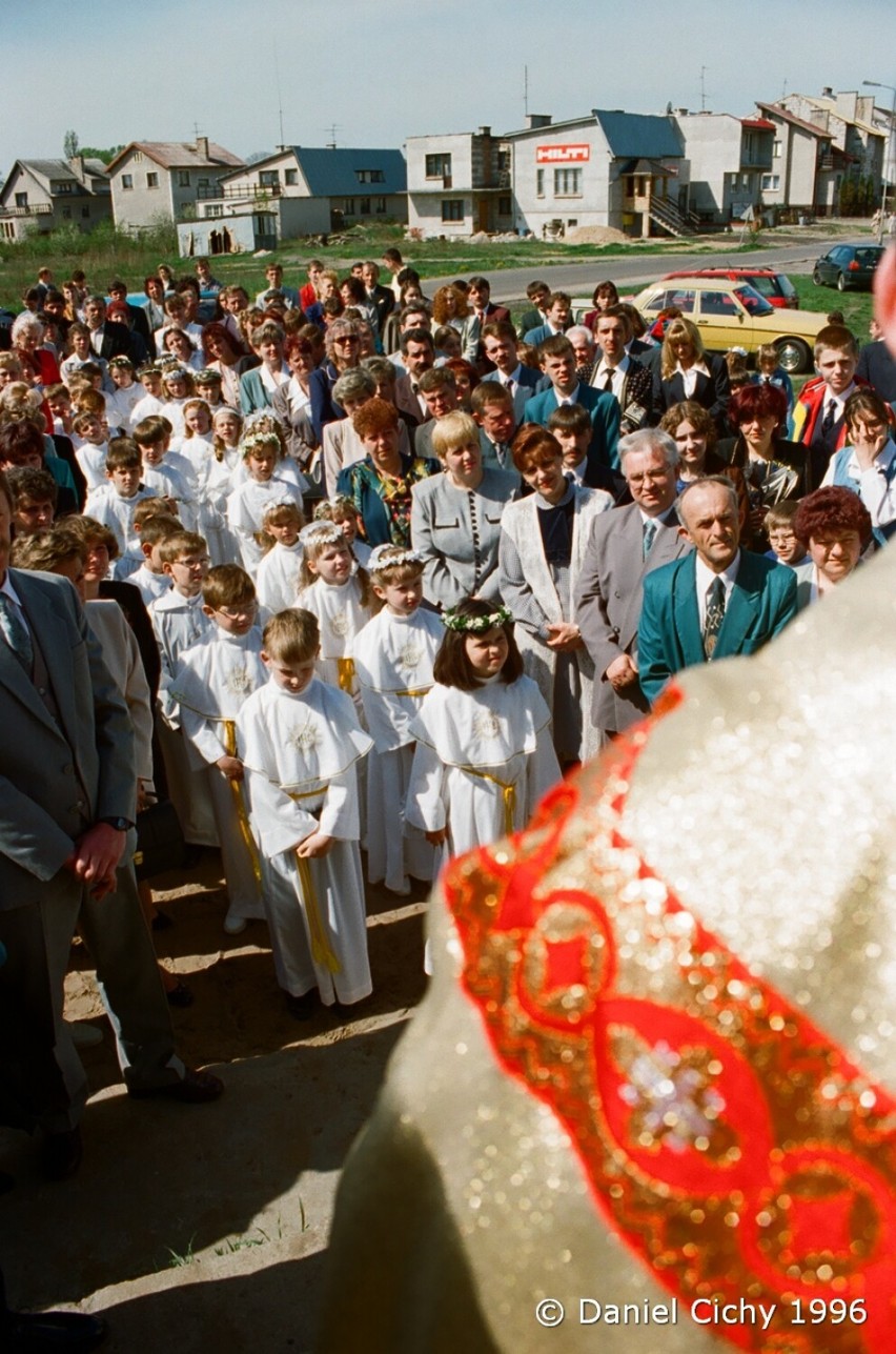Uroczystość Pierwszej Komunii Świętej w 1996 roku w Pile. Podlasie było całe w bieli! 