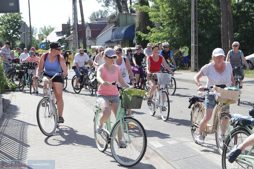 Ponad 200 osób wyruszyło w sobotę rano na rowerach sprzed...