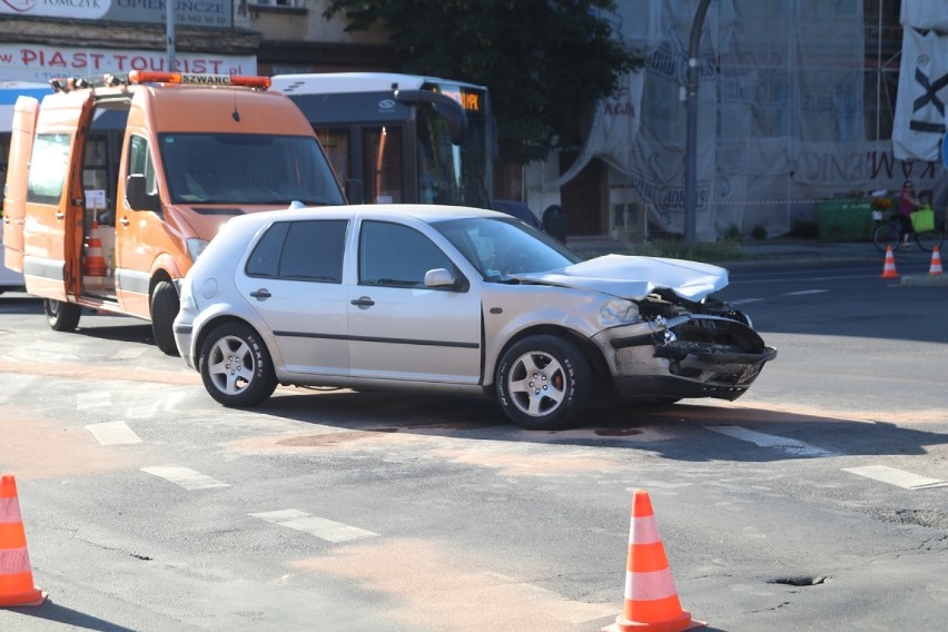 Wypadek na ulicy Kartuskiej w Legnicy [ZDJĘCIA]