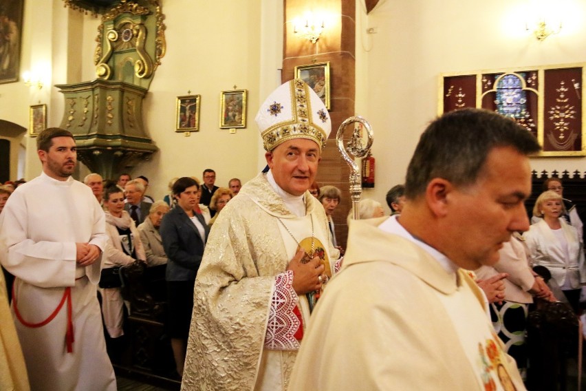 Biskup tarnowski Andrzej Jeż na odpuście u sądeckich jezuitów [ZDJĘCIA]