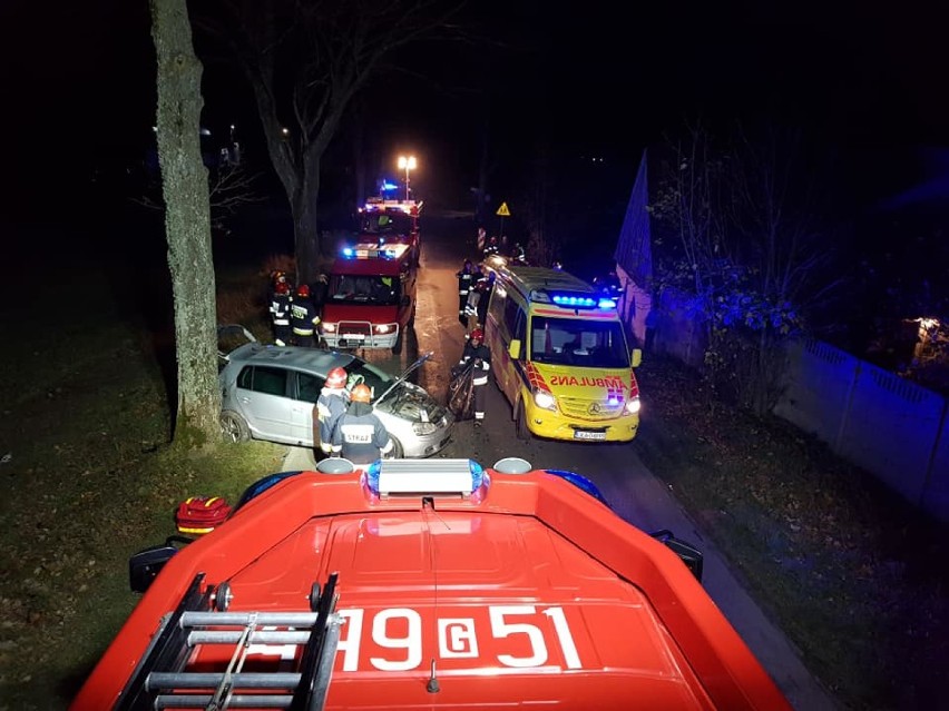 Wypadek w Załężu w gminie Przodkowo - trzy osoby trafiły do szpitala