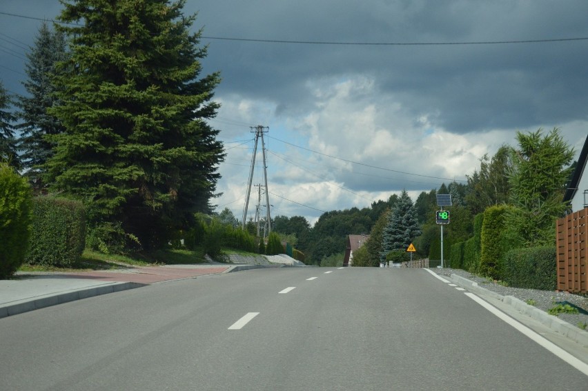 Zakończyła się przebudowa drogi powiatowej w Królówce,...