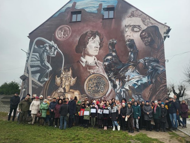 Efektowny mural Stanisława Szukalskiego "Stacha z Warty" odsłonięty!