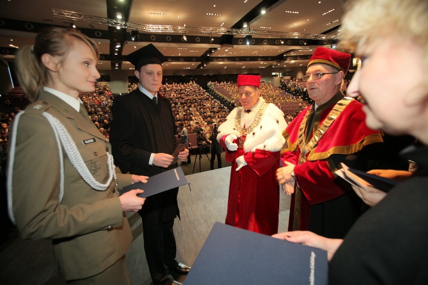 Dyplomy dla Wydziału Wojskowo-Lekarskiego