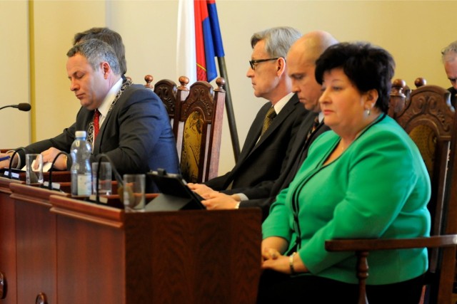 Grażyna Ciemniak (pierwsza z prawej) pozwała Urząd Miasta Bydgoszczy (pracodawcę) o zapłatę wynagrodzenia.