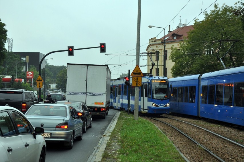 Kraków kupuje zbyt krótkie tramwaje? Jest list otwarty do MPK i odpowiedź spółki