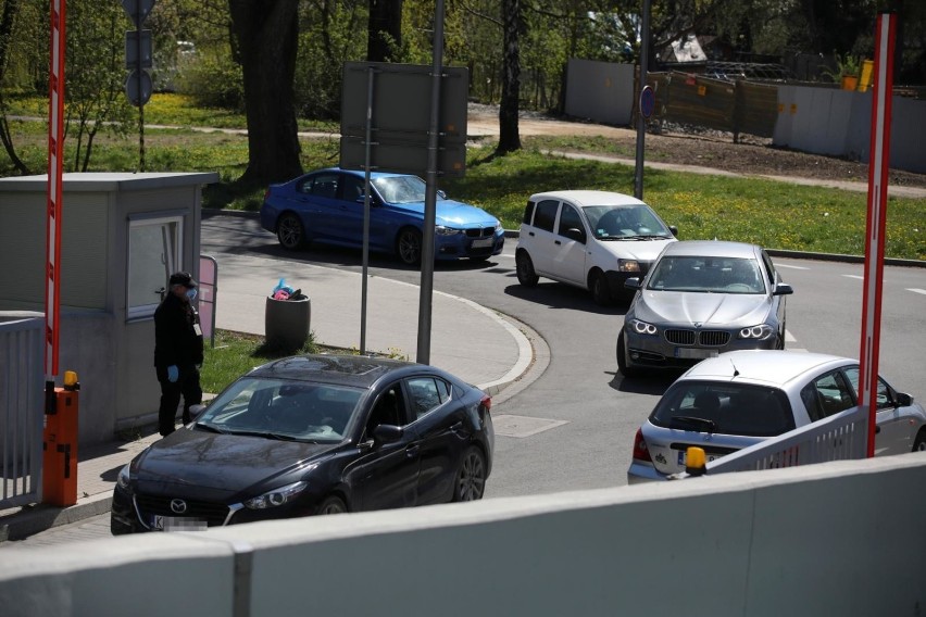 Kraków. Darmowe testy na koronawirusa dla lekarzy. Specjalny punkt powstał pod Tauron Areną [ZDJĘCIA]