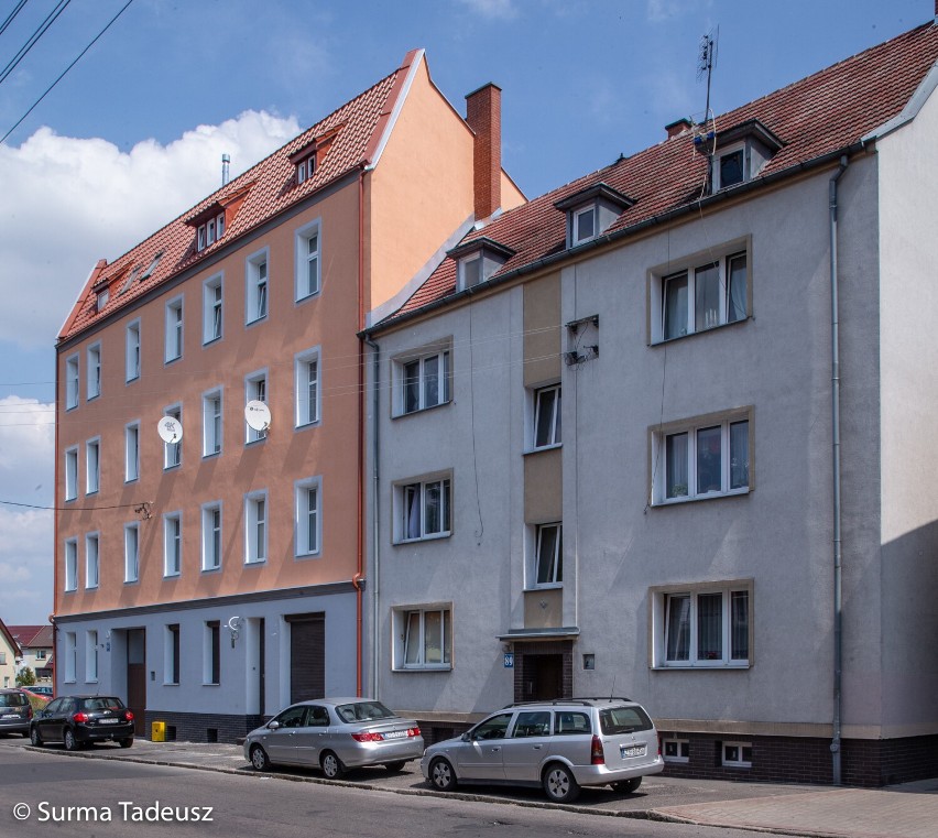 Wypiękniała elewacja następnego bloku w Stargardzie. Tym razem przy ulicy Wojska Polskiego numer 91. ZDJĘCIA - 26.07.2021 r.