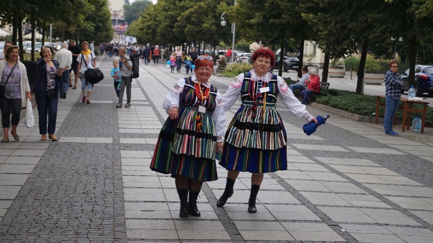 Pielgrzymi przybywają na święto Wniebowzięcia NMP 15...