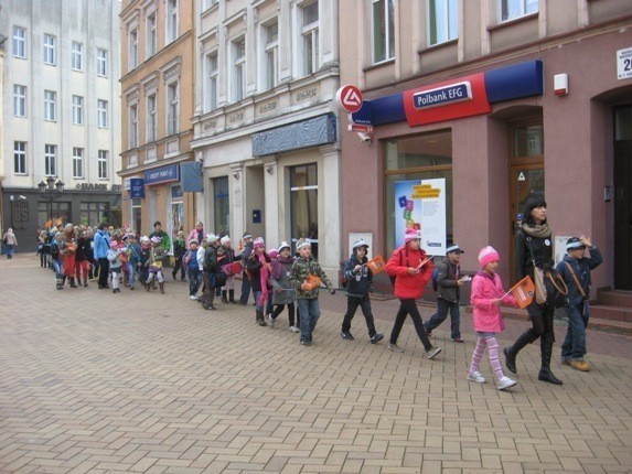 Bank Żywności w Chojnicach: Happening ''Strajk żywności'' [FOTO]