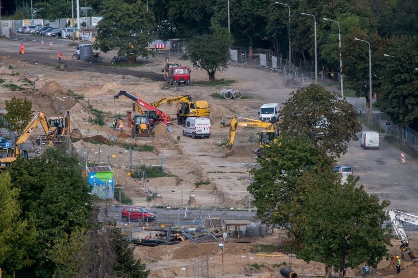 Trwa budowa trasy tramwajowej na Naramowice. Dopiero widok z...