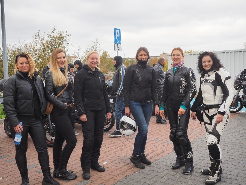 Czarny motospacer w Białymstoku. MotoLadies Team tak wspiera...
