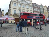 Czerwony londyński autobus zaparkował na Starym Rynku [ZDJĘCIA]