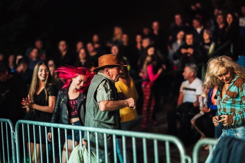 Festiwal "Country w Bieszczadach" i Międzynarodowy Zlot Motocyklowy w Lesku. Rekordowa frekwencja imprezy [ZDJĘCIA]