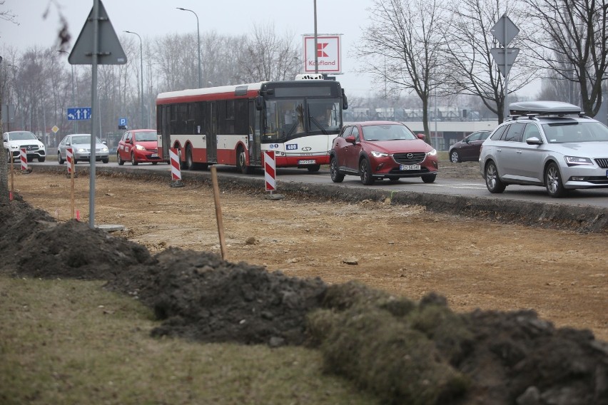 Trwa przebudowa ronda im. Jana Pawła II w Sosnowcu. Kierowcy...