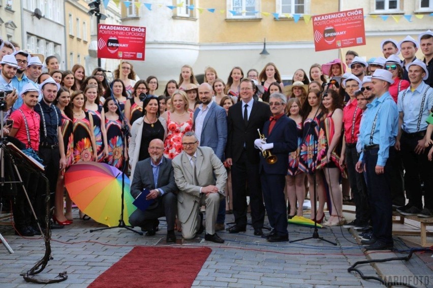 Aleja Gwiazd Polskiej Piosenki na Rynku w Opolu. Odsłonięcie...