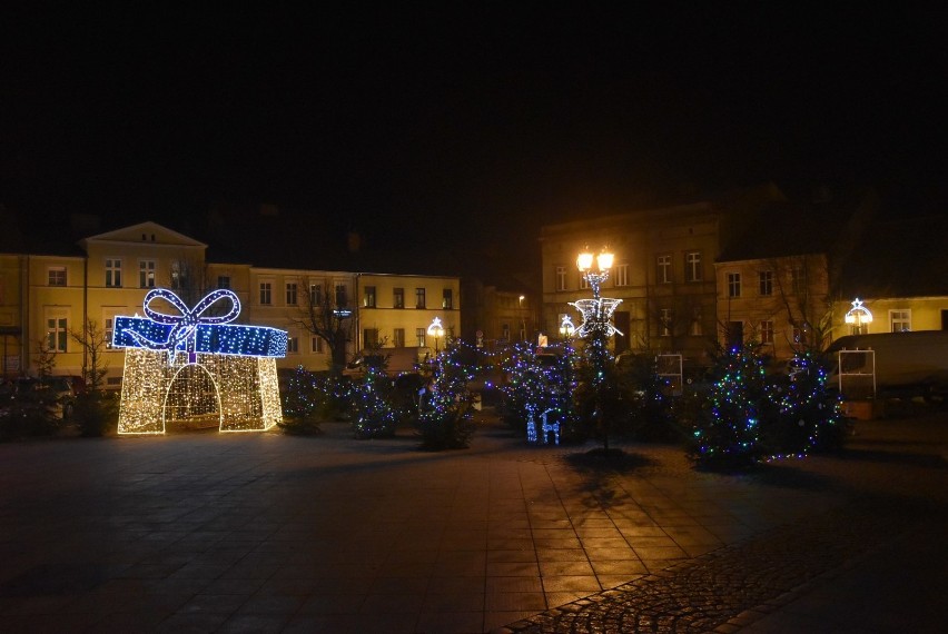 Rozświetlony świąteczną iluminacją Stary Rynek prezentuje się wspaniale