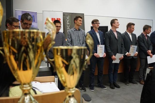We wtorek, 26 kwietnia, na Politechnice Łódzkiej odbyła się uroczystość wręczenia nagród laureatom konkursów wiedzy zorganizowanych przez uczelnię
