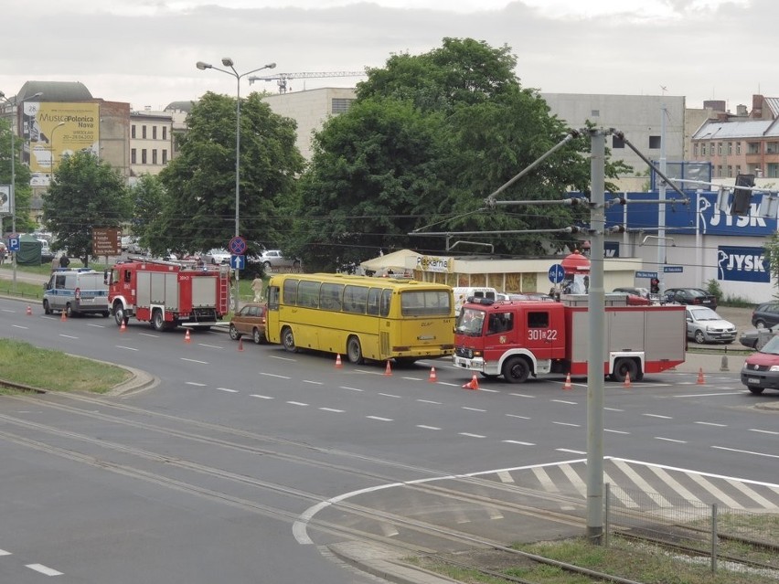 Wrocław: Jedna osoba ranna w wypadku na Nabycińskiej (ZDJĘCIA)