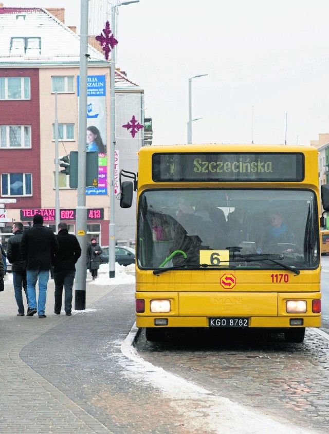 Dziś uczniowie korzystają z ulgi i płacą za bilety połowę tzw. normalnej  ceny