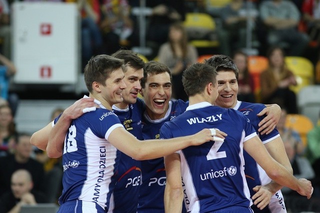 Częstochowa: Mecz charytatywny UNICEF. Polska - Skra Bełchatów 5:3