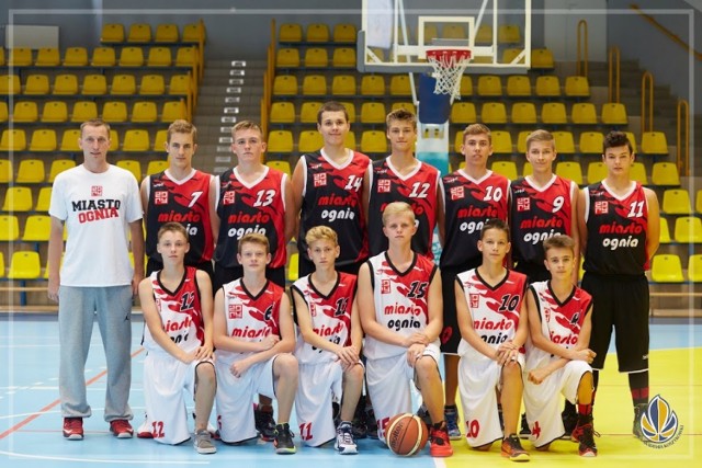 Do tej pory najwięcej głosów w naszej zabawie zdobyła drużyna rocznika 2002 Żorskiej Akademii Koszykówki.