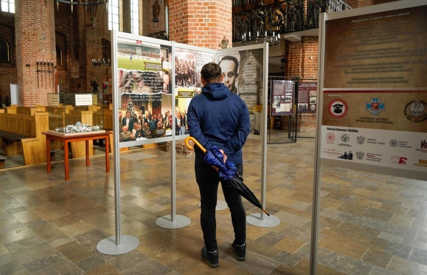 IPN Gdańsk. W Bazylice Świętej Brygidy otwarto wystawę „Gen....