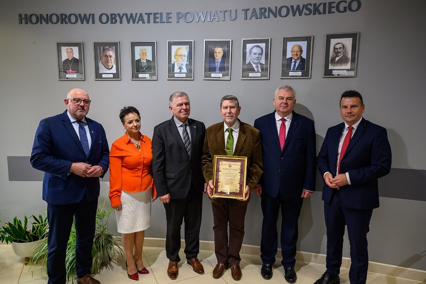Tytuł Honorowego Obywatela Powiatu Tarnowskiego dla...