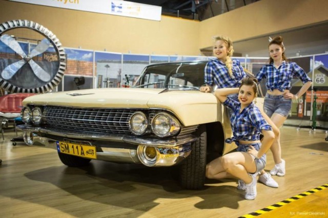 Motoryzacyjne targi ProfiAuto Show już w ten weekend. Część wystawiennicza odbędzie się w Międzynarodowym Centrum Kongresowym, a w Spodku odbędzie się sobotnie motocyklowe show.

Główne atrakcje tegorocznej edycji to: 140 wystawców, w tym producenci części motoryzacyjnych, akcesoriów i wyposażenia warsztatów oraz dealerzy samochodowi, wystawy samochodów poddanych tuningowi oraz sportowych (m.in. Mitsubishi Colt Evo Waldemara Kluzy), prezentacje unikatowych rozwiązań car audio, Bezpiecznie na drodze - strefa stworzona przez Komendę Wojewódzką Policji w Katowicach, symulator dachowania, symulatory jazdy, miasteczko ruchu drogowego, rowerowy tor przeszkód, kurs pomocy przedmedycznej, stylowe samochody z lat 50. i 60., pokazy stuntu motocyklowego, konkursy dla publiczności i koncerty na żywo, wybory najpiękniejszej hostessy targów, pokazy Monster Truck. 

Targi są czynne w sobotę w godz. 10.00-18.00, w niedzielę do 16.00. Bilety: 10 i 15 zł.