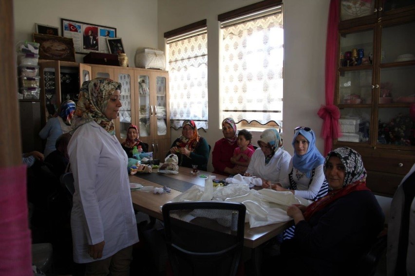 Warsztaty dla kobiet w jednym z centrów wsparcia w Kilis