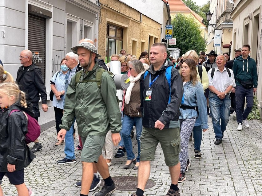 W poniedziałek, 2 sierpnia ponad 200 osób z Zielonej Góry...