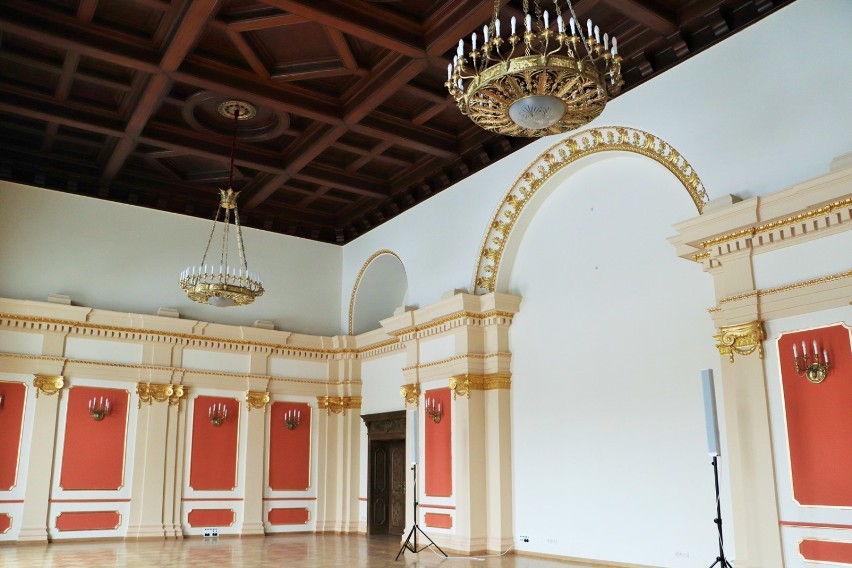 Tak wygląda odrestaurowana sala recepcyjna ratusza w Kaliszu
