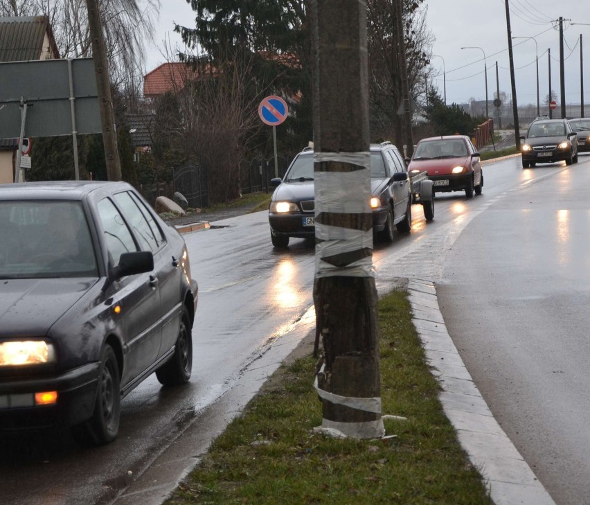 Droga nr 55 w Malborku. Na ulicy Wałowej latarnia zagraża kierowcom?