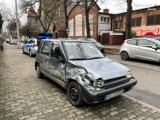 Tico uderzyło w tramwaj w Chorzowie. Kierowca osobówki miał aż 2,5 promila!