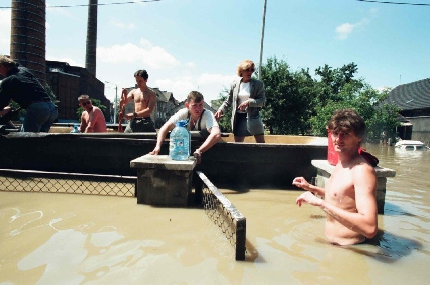 Wielka powódź na Śląsku w 1997 roku. Zobaczcie zalany...