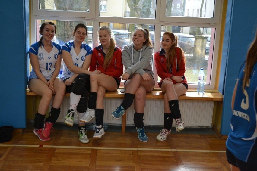 VI Turniej Piłki Siatkowej Dziewcząt o Puchar Dyrektora II Liceum Ogólnokształcącego w Inowrocławiu  [zdjęcia, wyniki] 