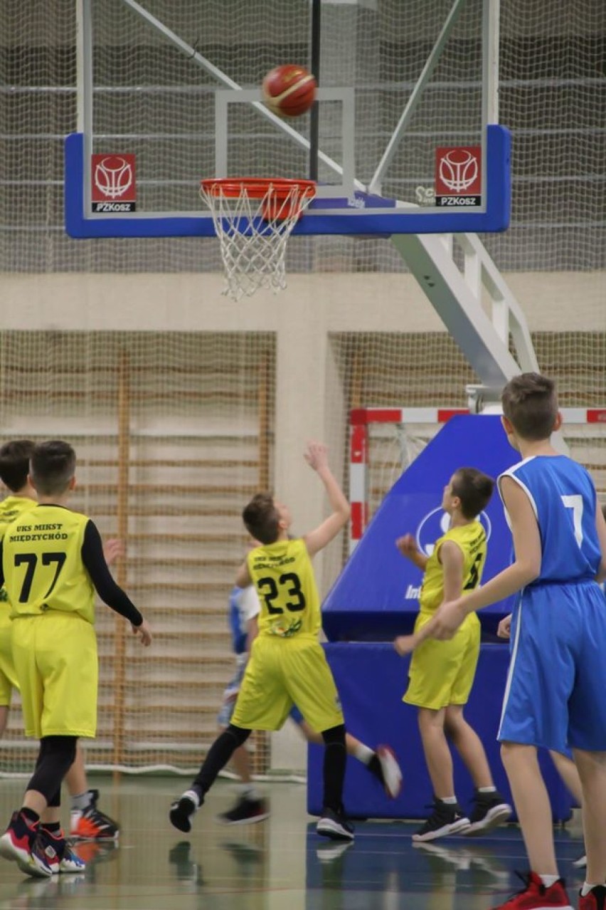 UKS Mikst Międzychód U12 pokonał Biofarm Basket Poznań 65:50 (23:11, 16:17, 16:12, 10:10)